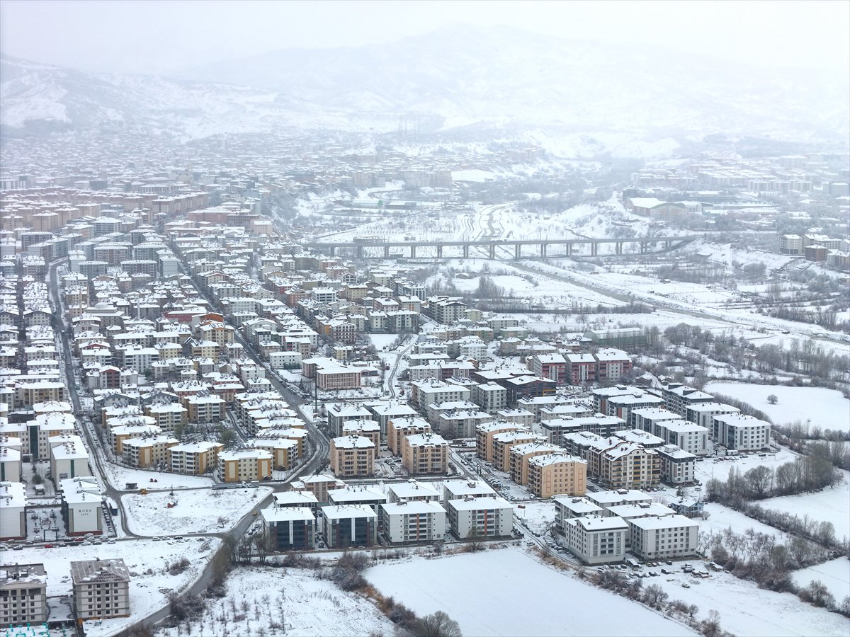 Bingöl'de şehir beyaza büründü