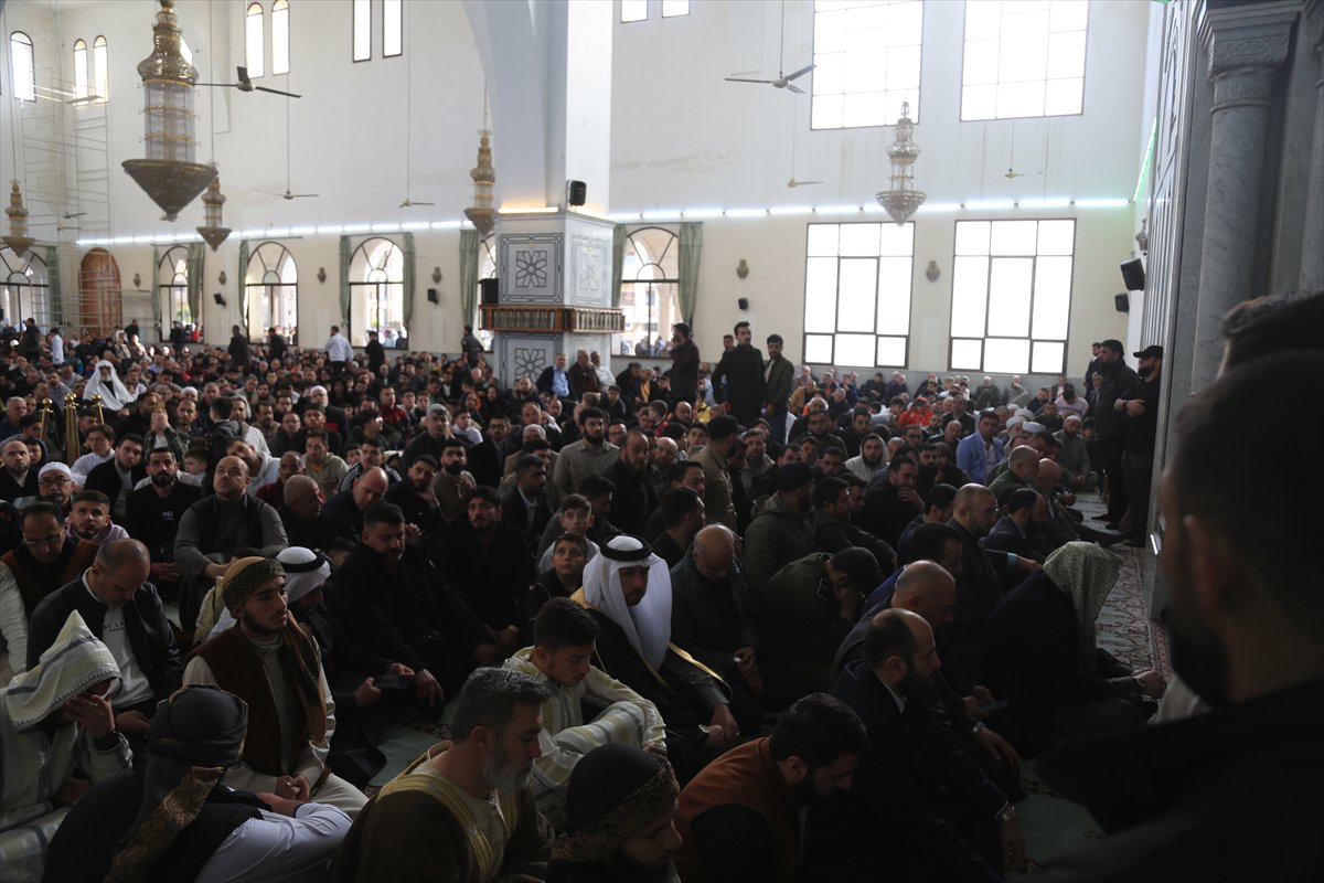 Suriye'de Esad rejimi sonrası ilk bayram namazı