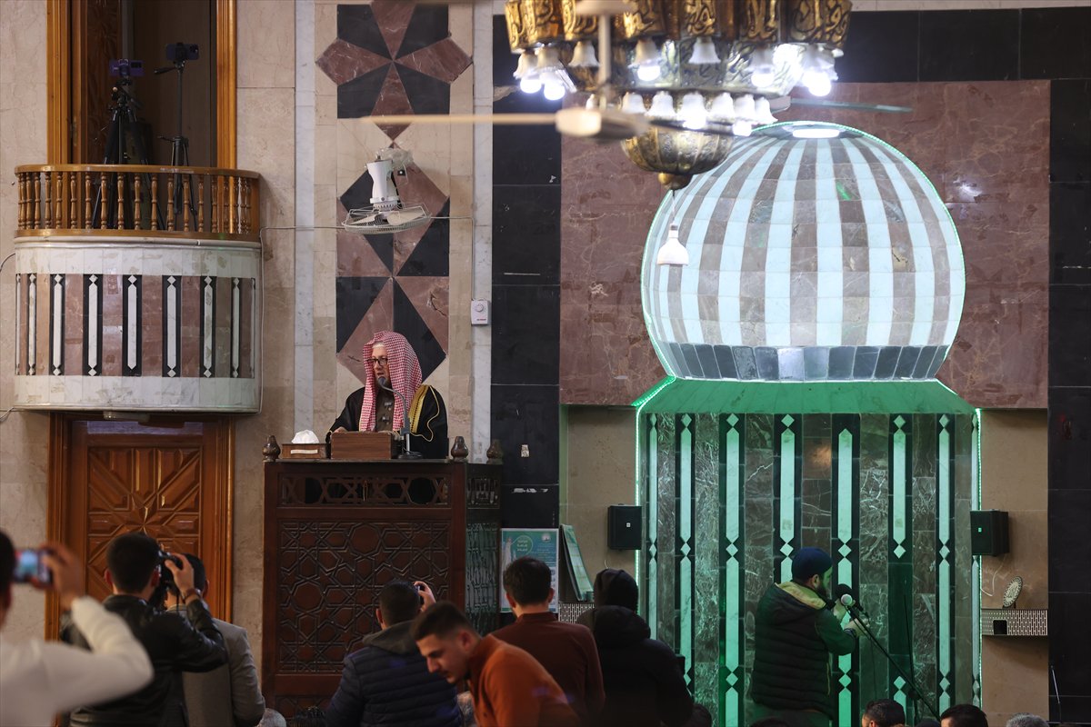 Suriye'de Esad rejimi sonrası ilk bayram namazı