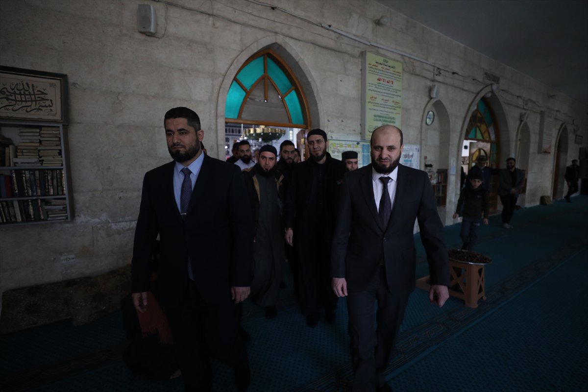 Suriye'de Esad rejimi sonrası ilk bayram namazı