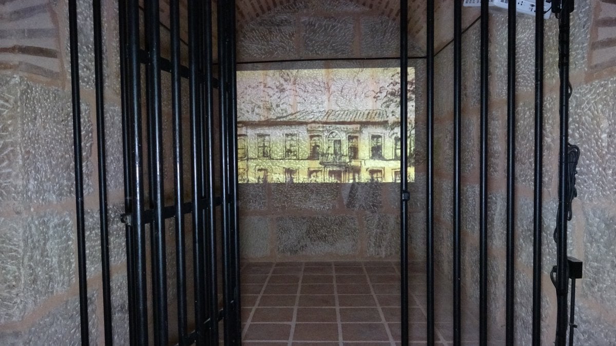 Bursa'nın 2 bin 500 yıllık infaz kapısı, sanat galerisine dönüştü