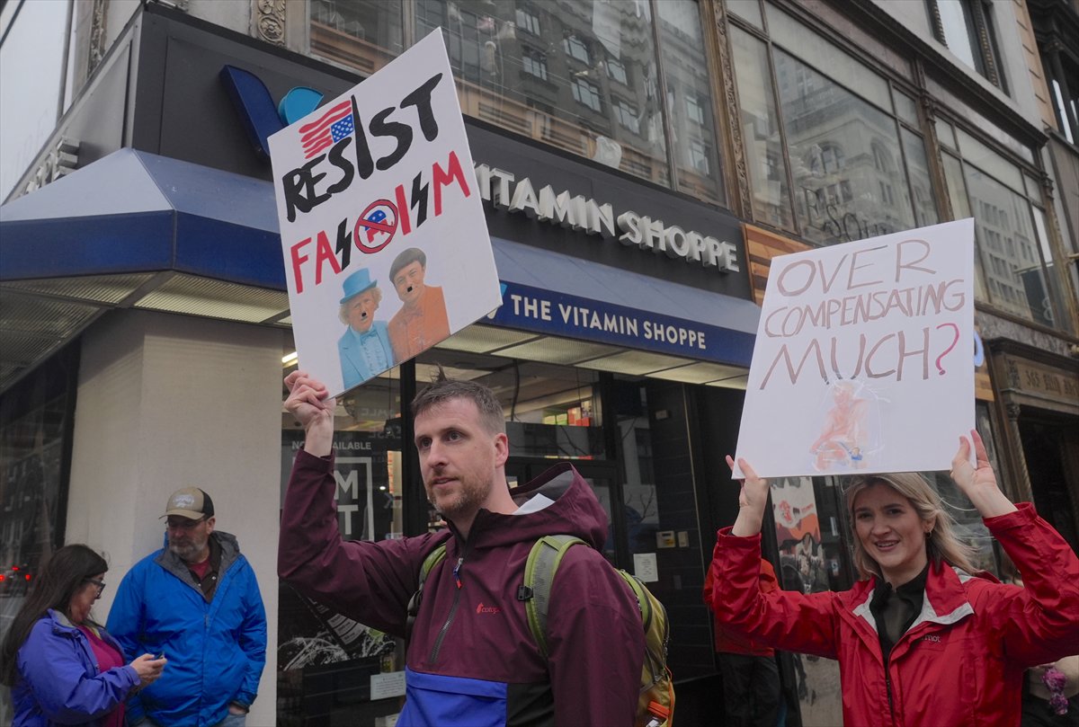 ABD genelinde Donald Trump yönetimine karşı protesto gösterileri gerçekleştirildi