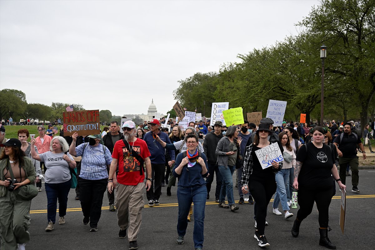 ABD genelinde Donald Trump yönetimine karşı protesto gösterileri gerçekleştirildi