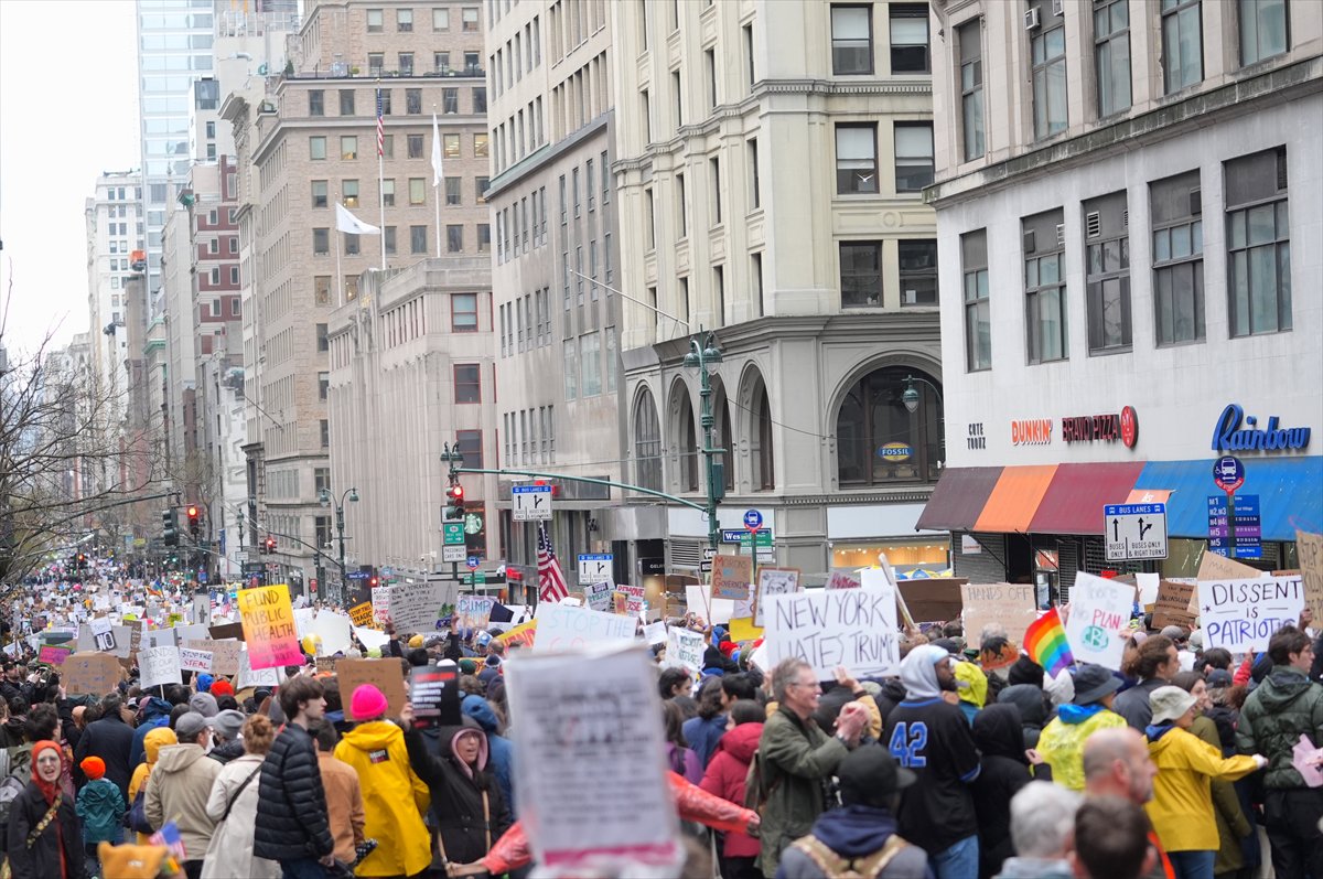 ABD genelinde Donald Trump yönetimine karşı protesto gösterileri gerçekleştirildi