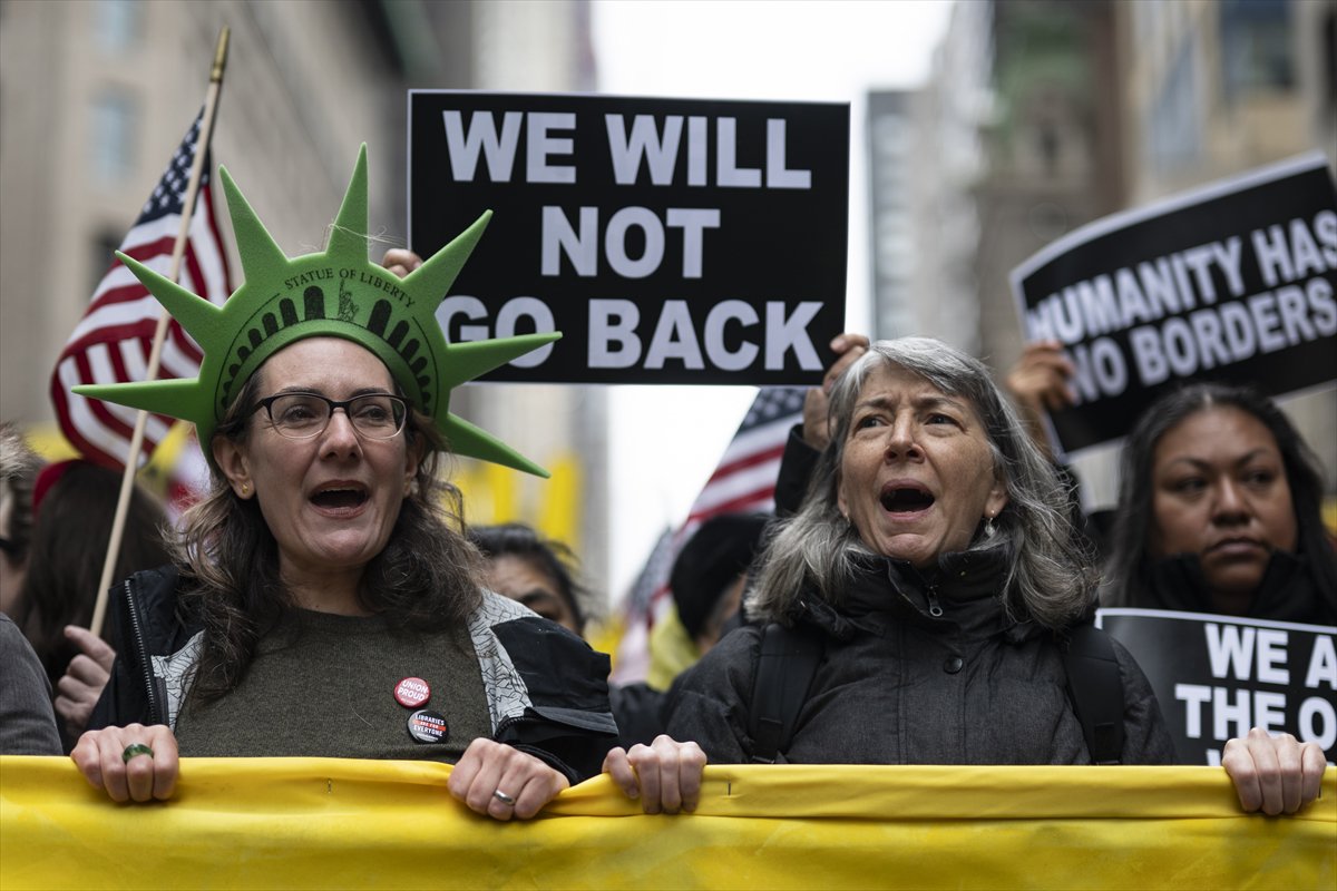 ABD genelinde Donald Trump yönetimine karşı protesto gösterileri gerçekleştirildi