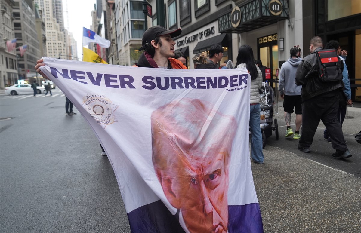 ABD genelinde Donald Trump yönetimine karşı protesto gösterileri gerçekleştirildi