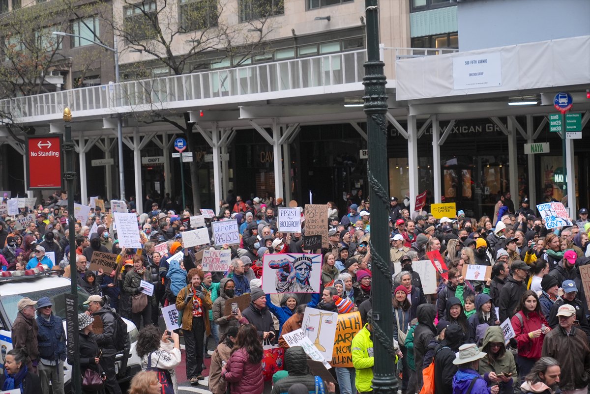 ABD genelinde Donald Trump yönetimine karşı protesto gösterileri gerçekleştirildi