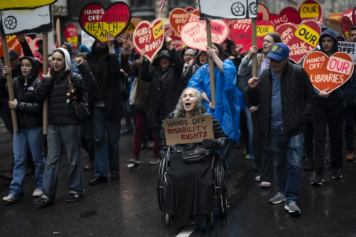 ABD genelinde Donald Trump yönetimine karşı protesto gösterileri gerçekleştirildi