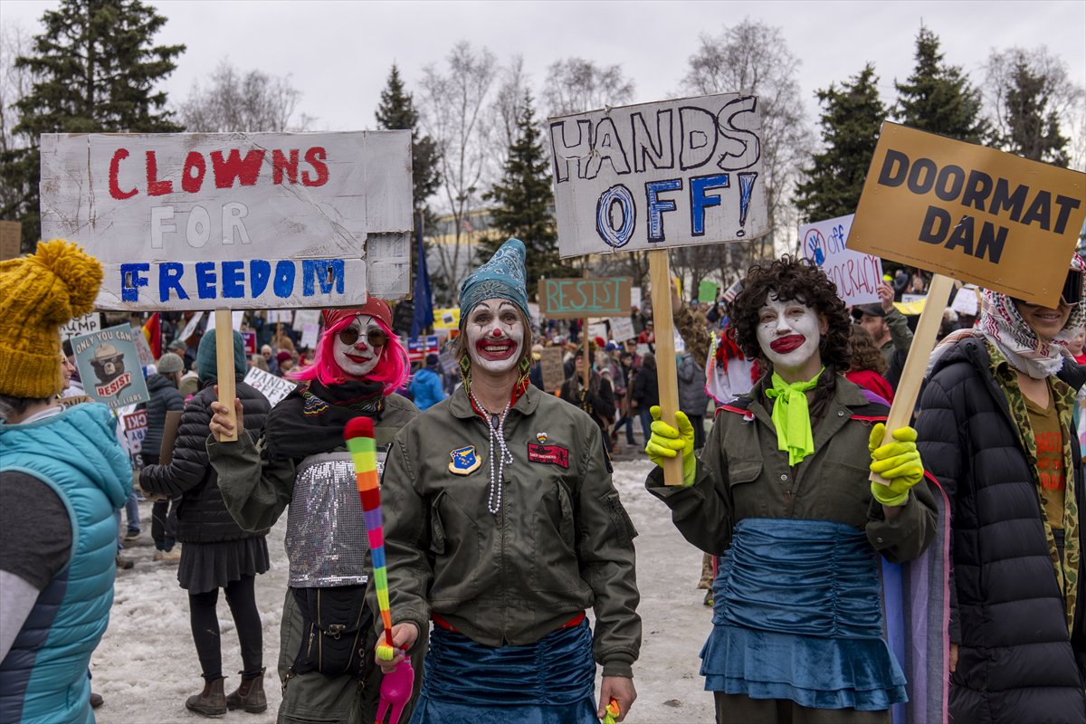 ABD genelinde Donald Trump yönetimine karşı protesto gösterileri gerçekleştirildi