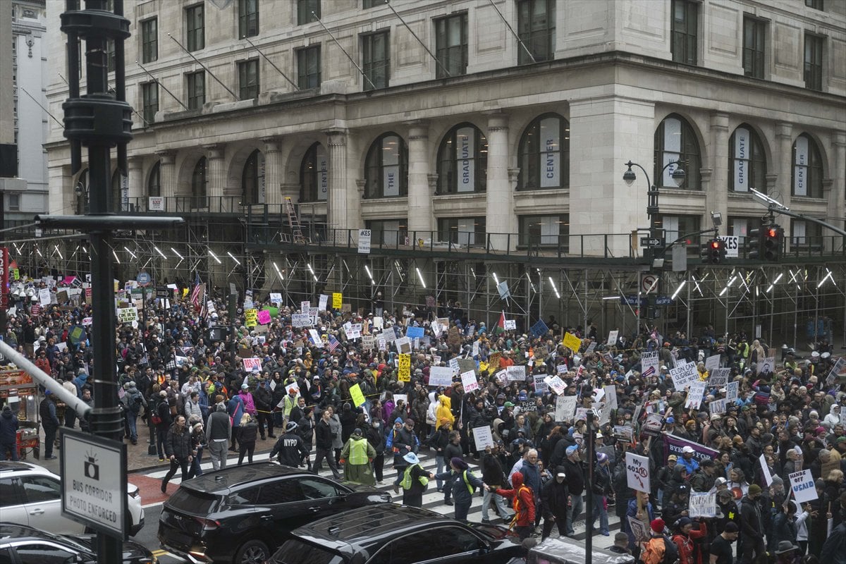 ABD genelinde Donald Trump yönetimine karşı protesto gösterileri gerçekleştirildi