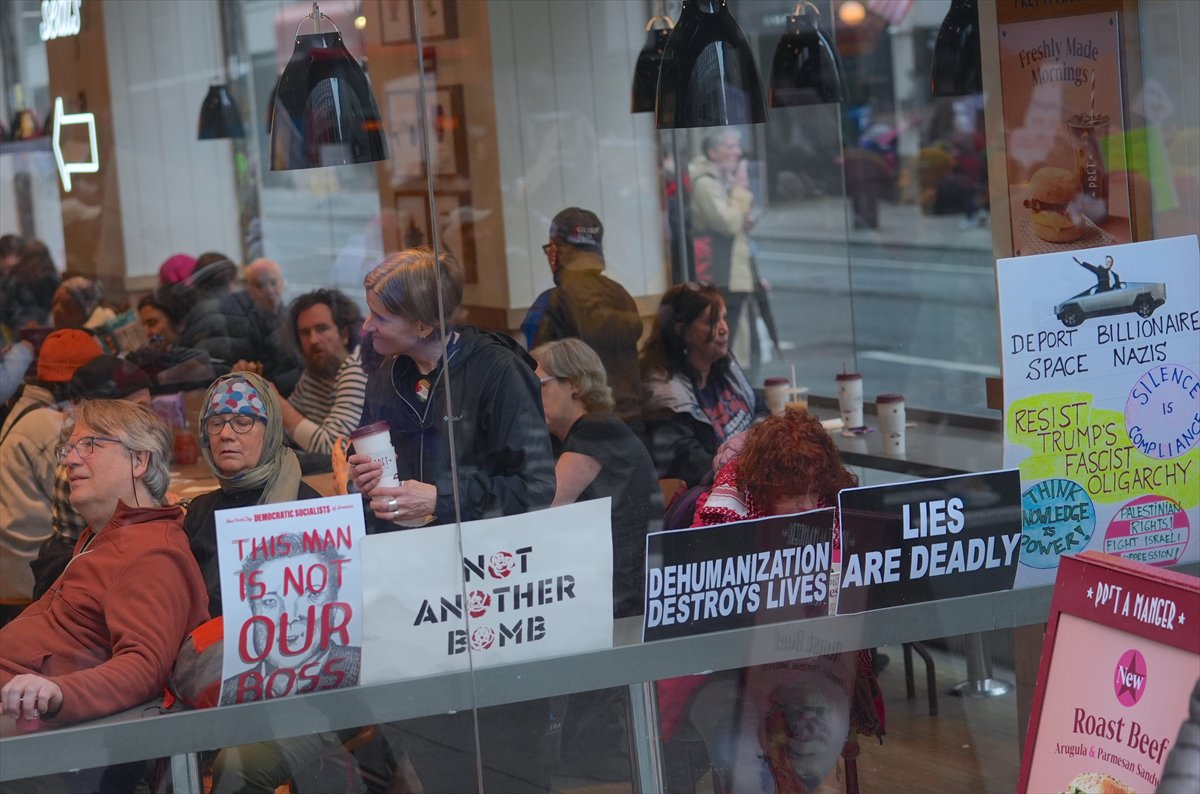 ABD genelinde Donald Trump yönetimine karşı protesto gösterileri gerçekleştirildi