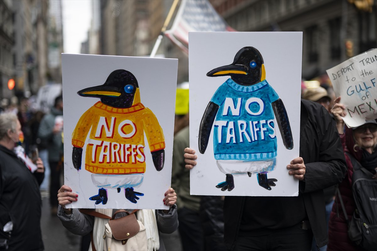 ABD genelinde Donald Trump yönetimine karşı protesto gösterileri gerçekleştirildi