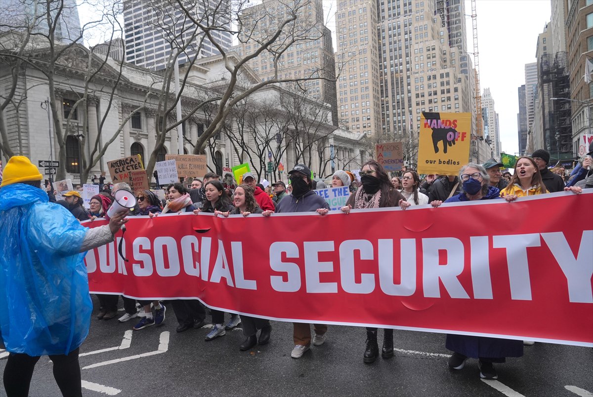 ABD genelinde Donald Trump yönetimine karşı protesto gösterileri gerçekleştirildi