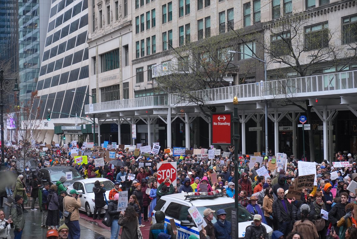 ABD genelinde Donald Trump yönetimine karşı protesto gösterileri gerçekleştirildi