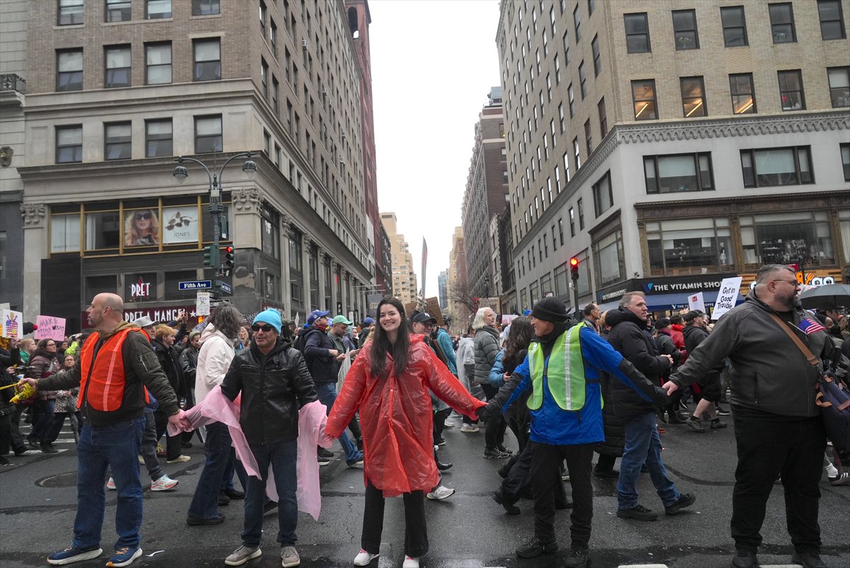 ABD genelinde Donald Trump yönetimine karşı protesto gösterileri gerçekleştirildi