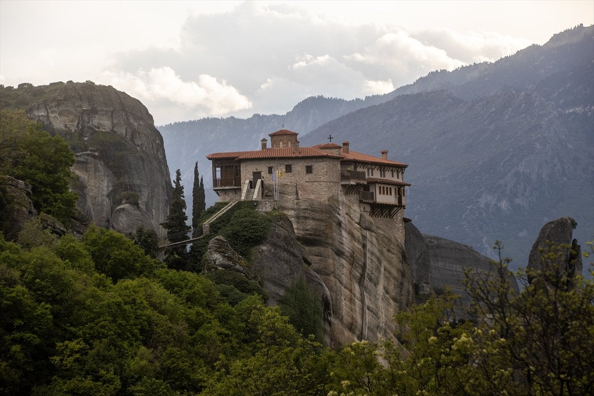 Yunanistan'ın Meteora manastırları doğa tutkunlarının ilgi odağı oldu