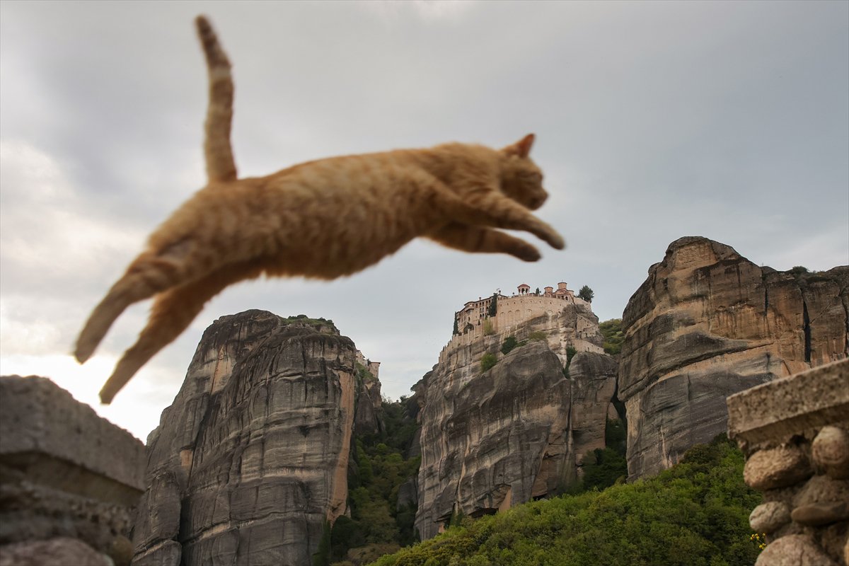 Yunanistan'ın Meteora manastırları doğa tutkunlarının ilgi odağı oldu