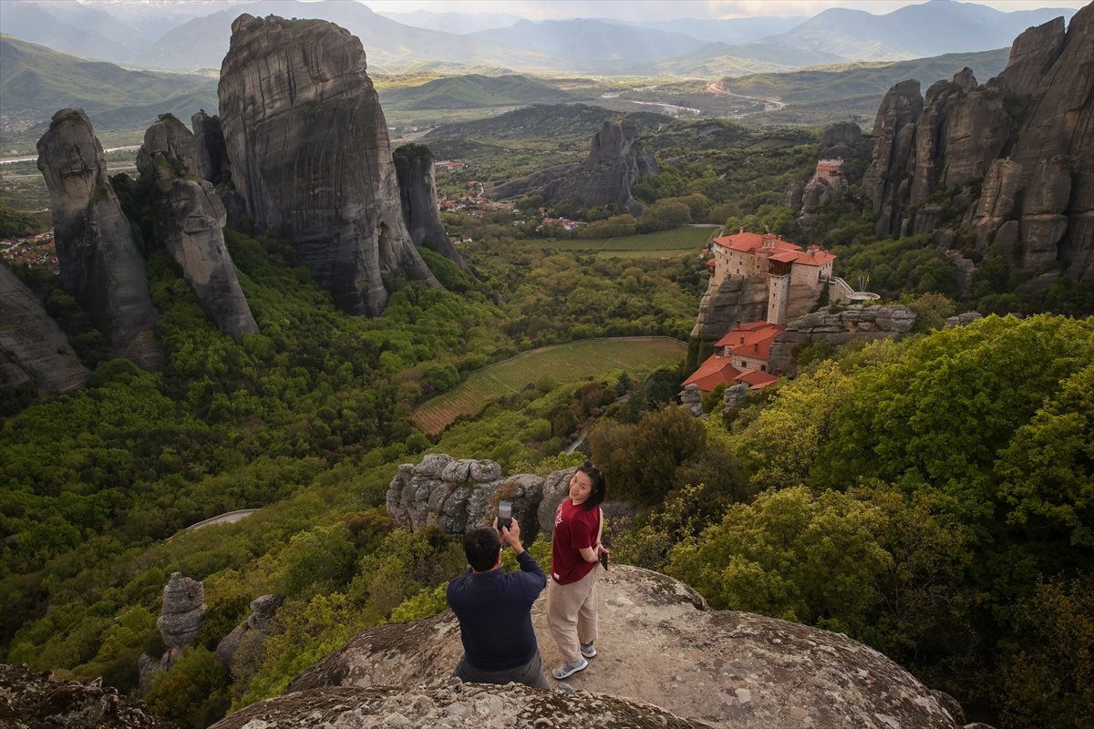 Yunanistan'ın Meteora manastırları doğa tutkunlarının ilgi odağı oldu