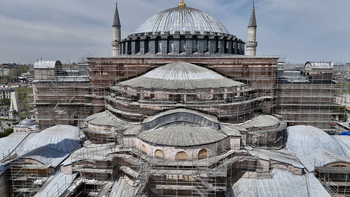 Ayasofya'nın ana kubbesinde tarihi restorasyon başlıyor