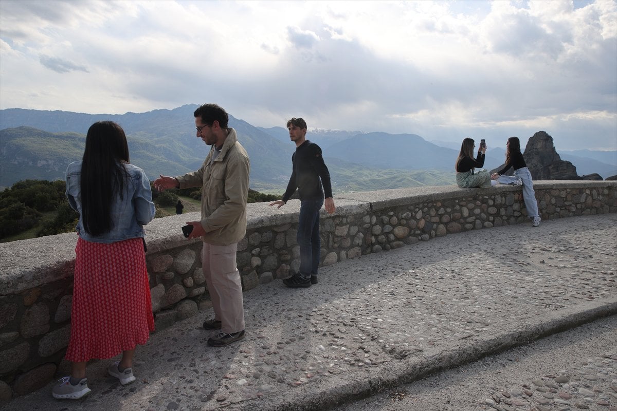 Yunanistan'ın Meteora manastırları doğa tutkunlarının ilgi odağı oldu