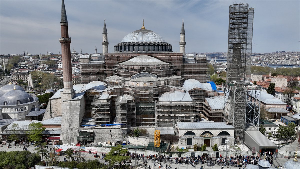 Ayasofya'nın ana kubbesinde tarihi restorasyon başlıyor
