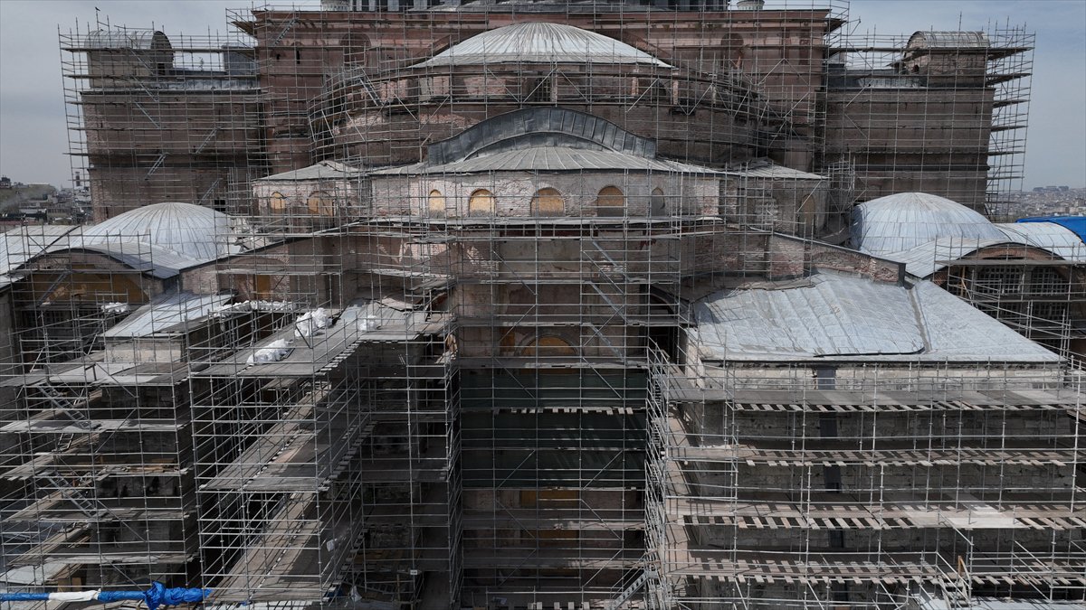 Ayasofya'nın ana kubbesinde tarihi restorasyon başlıyor