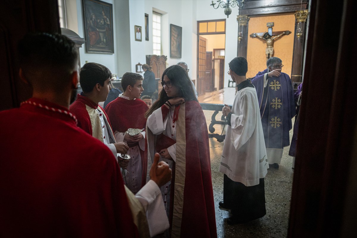 İspanya'da Paskalya coşkusu: Kutsal Hafta Alayı düzenlendi
