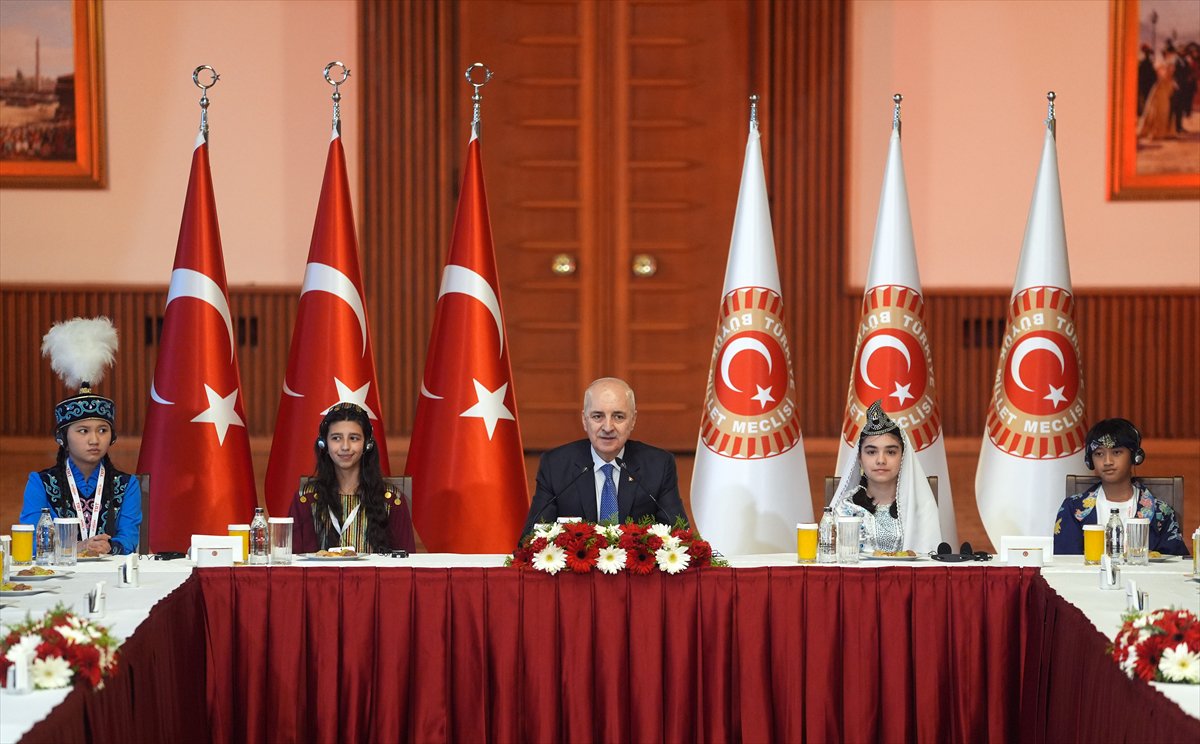 TBMM Başkanı Numan Kurtulmuş, 30 ülkeden gelen çocukları ağırladı