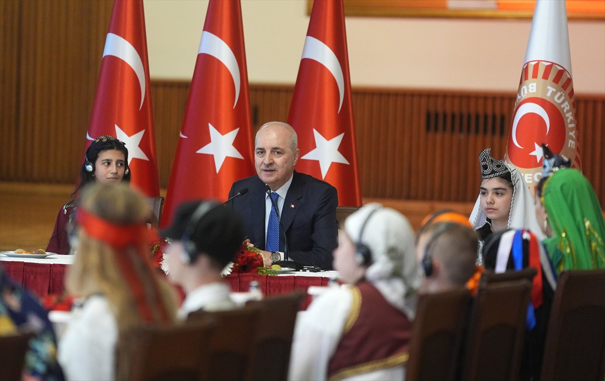 TBMM Başkanı Numan Kurtulmuş, 30 ülkeden gelen çocukları ağırladı