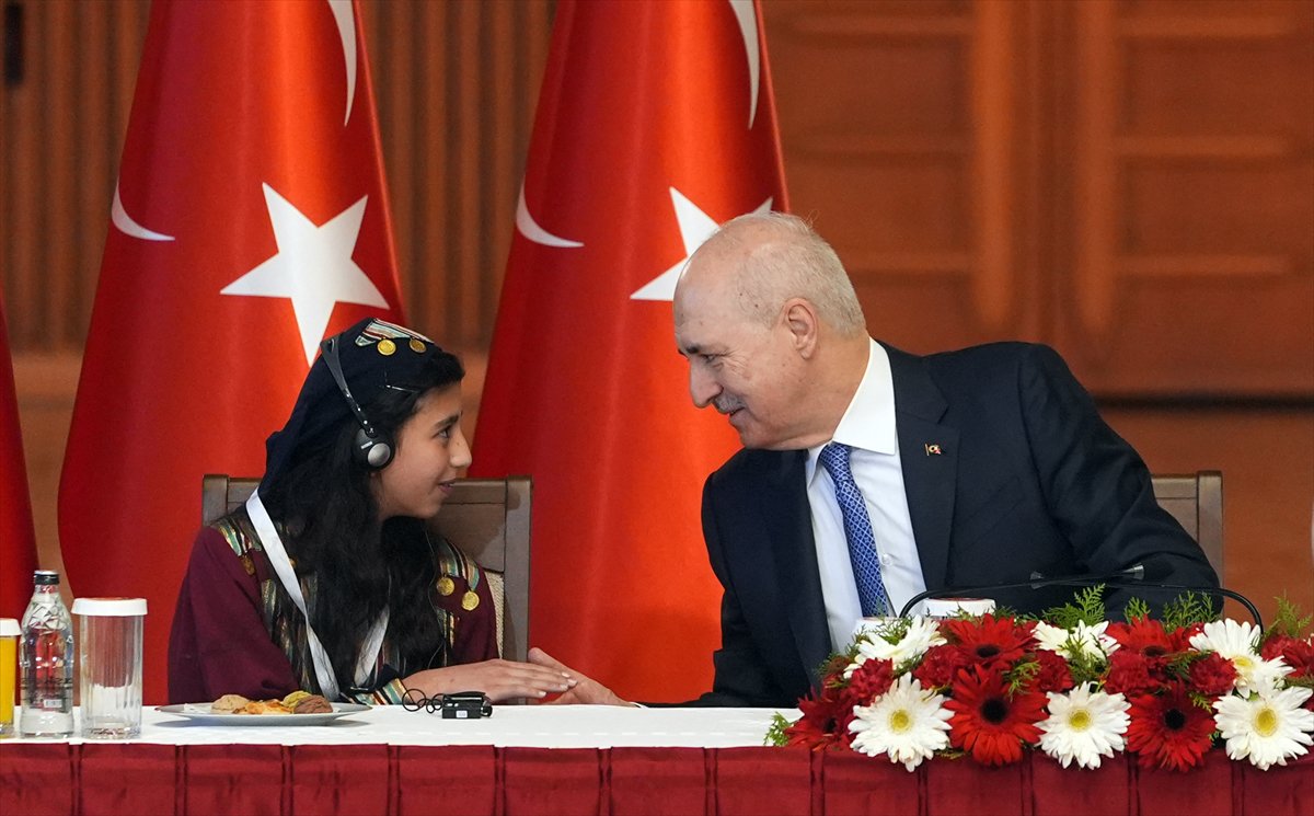 TBMM Başkanı Numan Kurtulmuş, 30 ülkeden gelen çocukları ağırladı