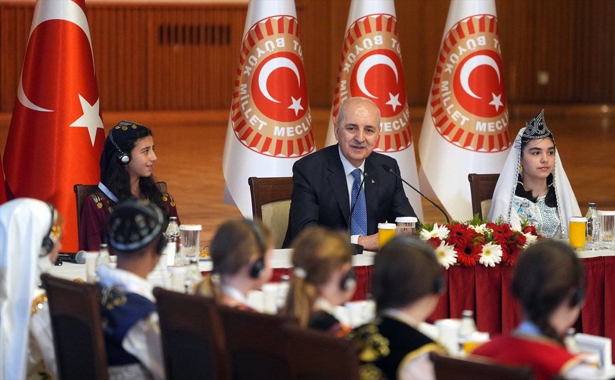 TBMM Başkanı Numan Kurtulmuş, 30 ülkeden gelen çocukları ağırladı