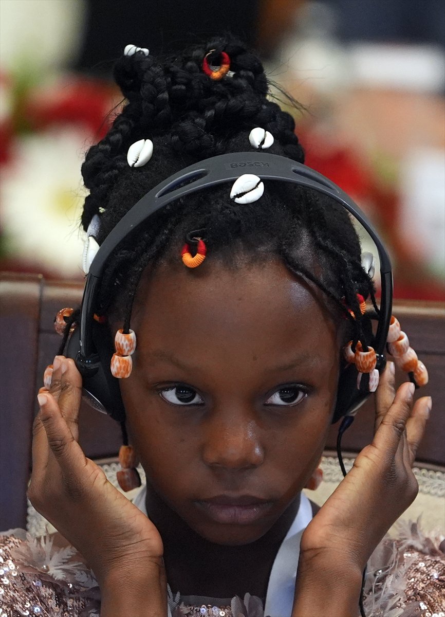 TBMM Başkanı Numan Kurtulmuş, 30 ülkeden gelen çocukları ağırladı