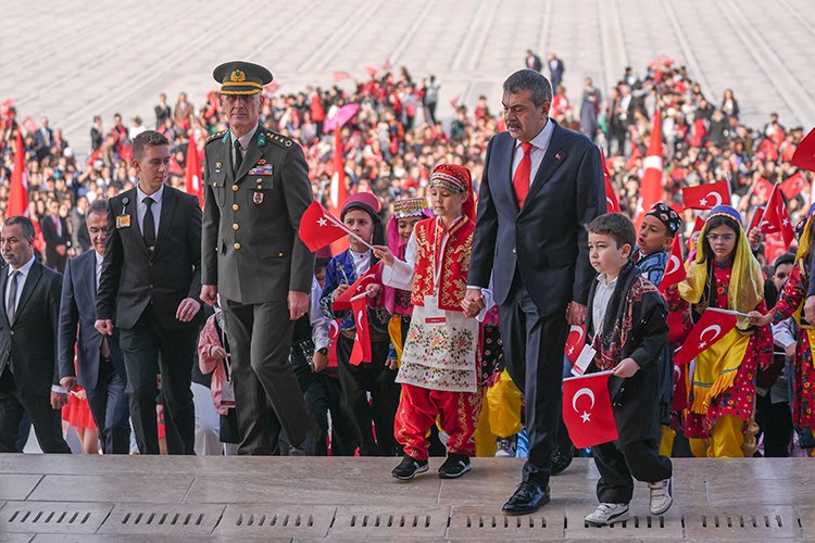 Yurtta 23 Nisan kutlu coşkusu