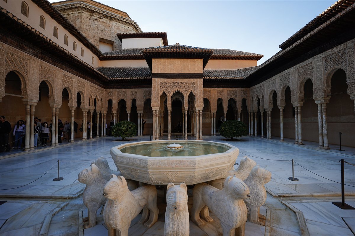 Endülüs'te zamana direnen güzellik: El Hamra Sarayı