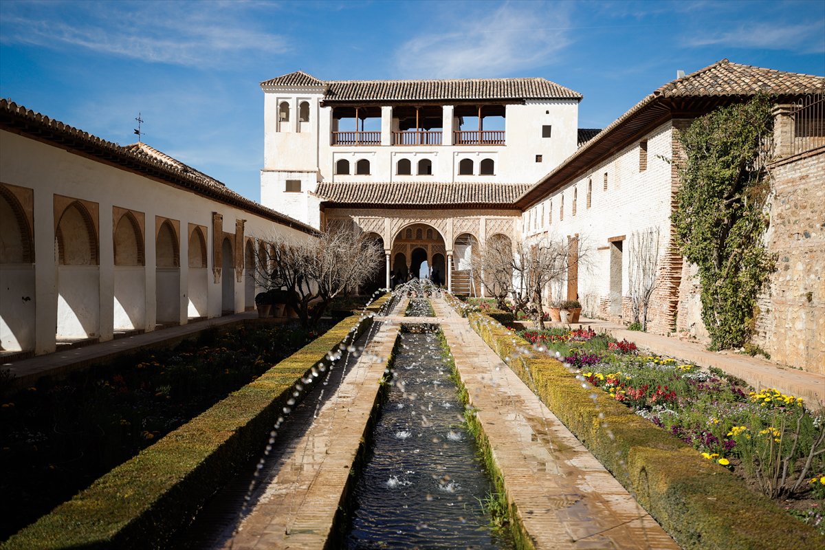 Endülüs'te zamana direnen güzellik: El Hamra Sarayı