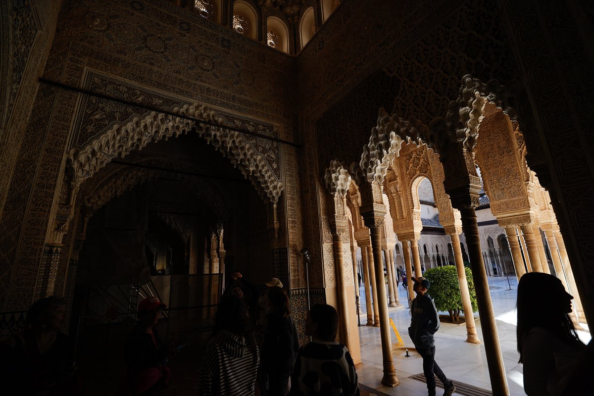 Endülüs'te zamana direnen güzellik: El Hamra Sarayı