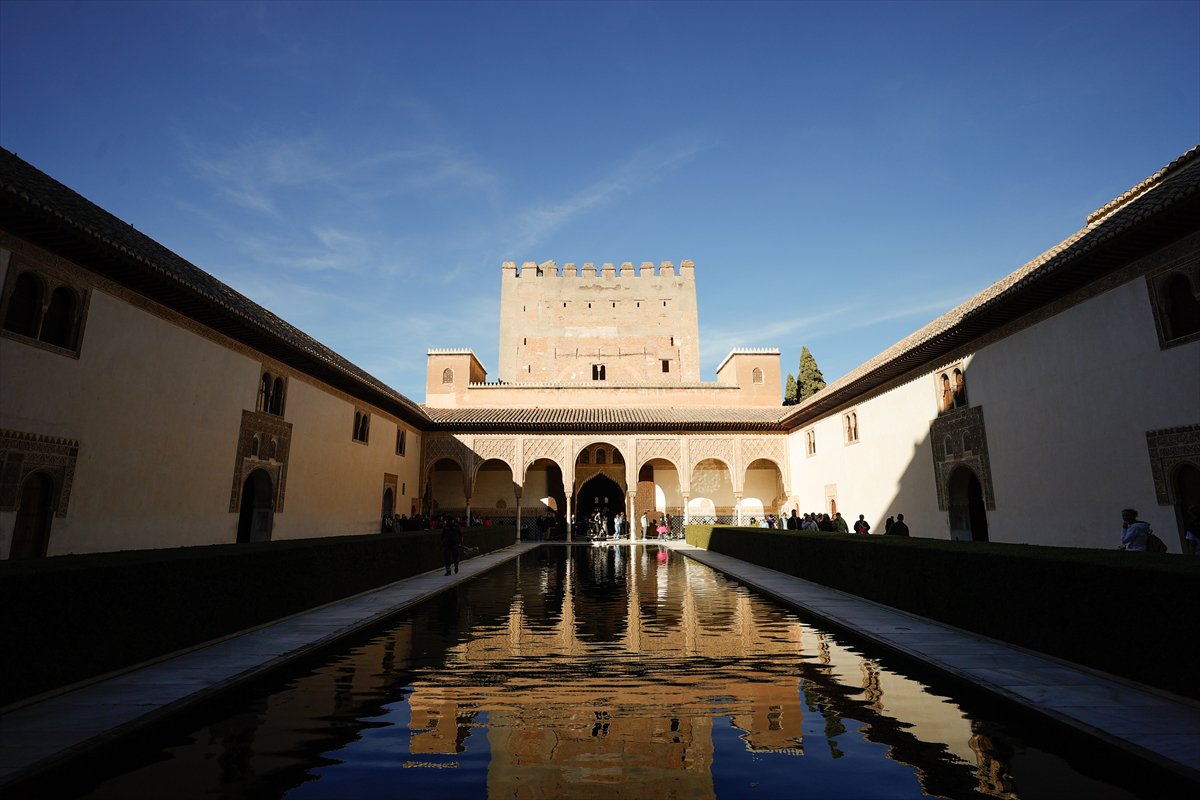 Endülüs'te zamana direnen güzellik: El Hamra Sarayı