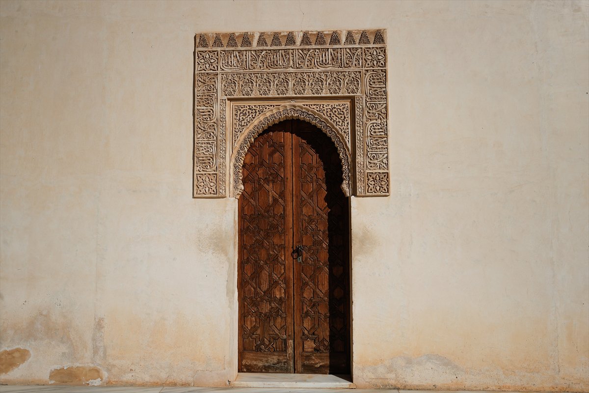 Endülüs'te zamana direnen güzellik: El Hamra Sarayı