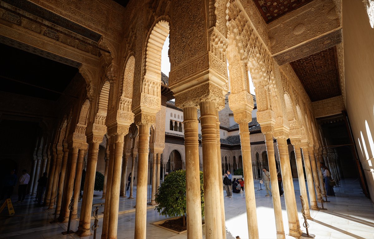 Endülüs'te zamana direnen güzellik: El Hamra Sarayı