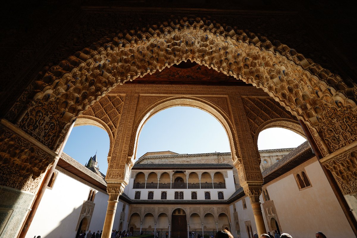 Endülüs'te zamana direnen güzellik: El Hamra Sarayı