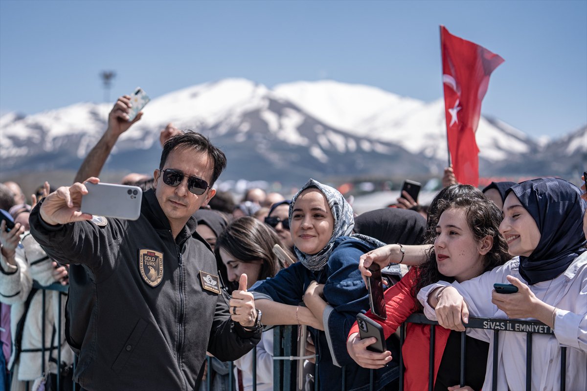 SOLOTÜRK gösteri ekibi son olarak Erzurum'da görev aldı