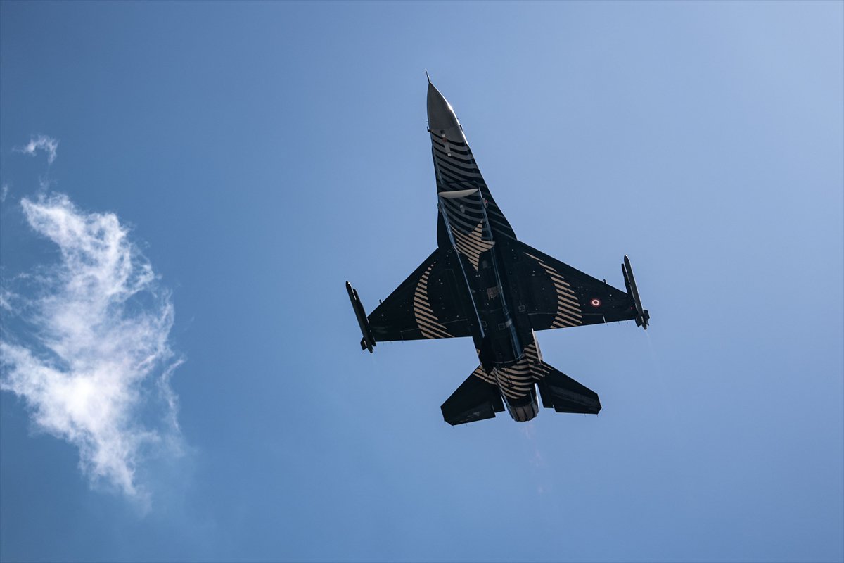 SOLOTÜRK gösteri ekibi son olarak Erzurum'da görev aldı