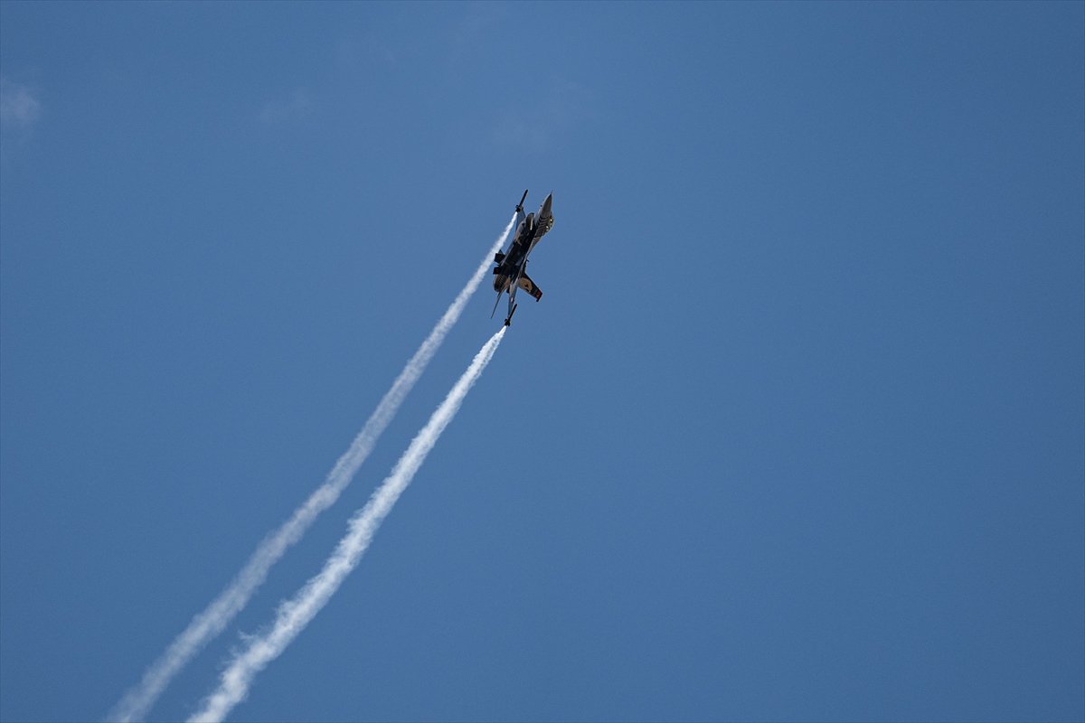 SOLOTÜRK gösteri ekibi son olarak Erzurum'da görev aldı