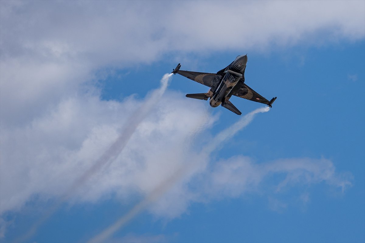 SOLOTÜRK gösteri ekibi son olarak Erzurum'da görev aldı
