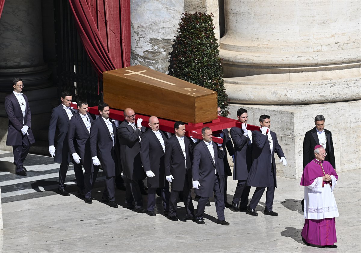 Vatikan’da Papa Franciscus için veda töreni