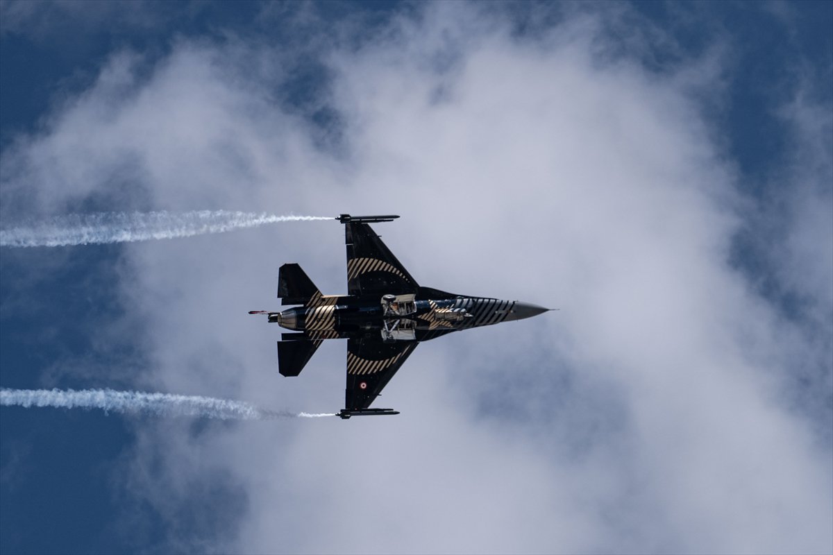 SOLOTÜRK gösteri ekibi son olarak Erzurum'da görev aldı