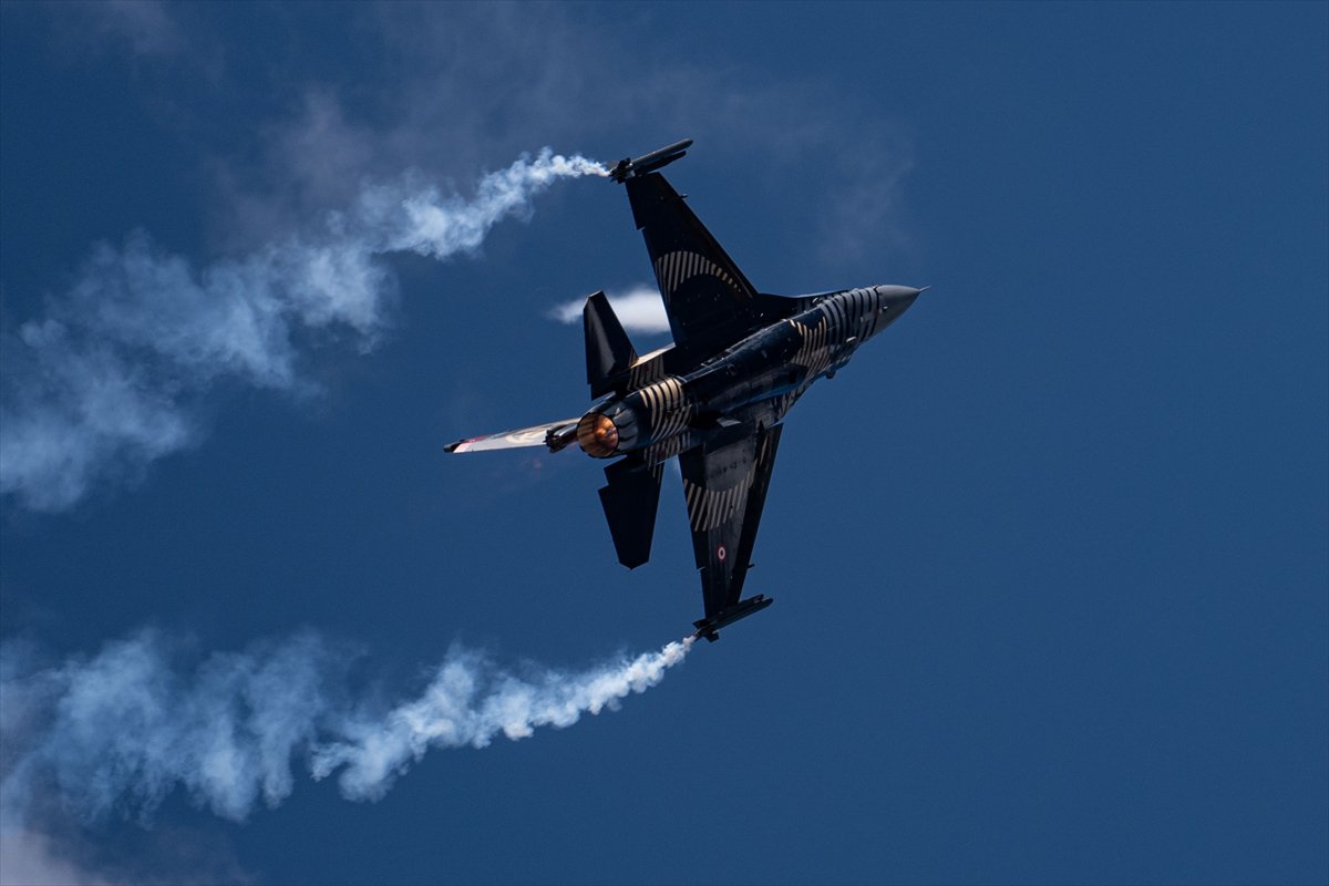 SOLOTÜRK gösteri ekibi son olarak Erzurum'da görev aldı