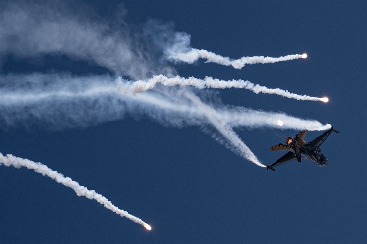 SOLOTÜRK gösteri ekibi son olarak Erzurum'da görev aldı