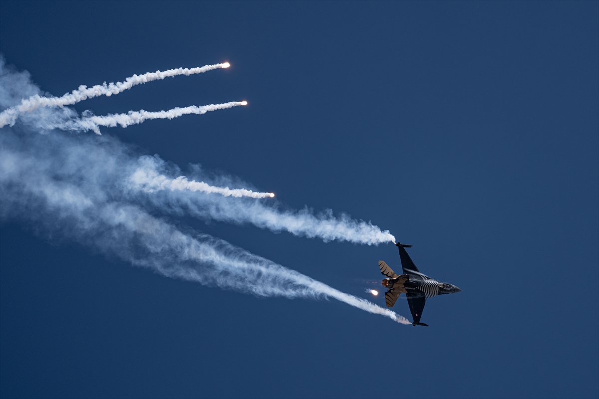 SOLOTÜRK gösteri ekibi son olarak Erzurum'da görev aldı
