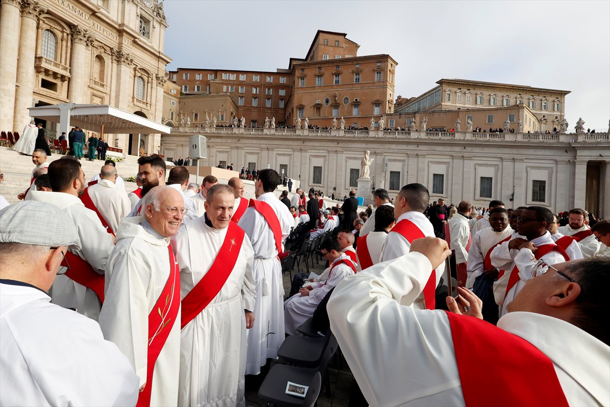 Vatikan’da Papa Franciscus için veda töreni